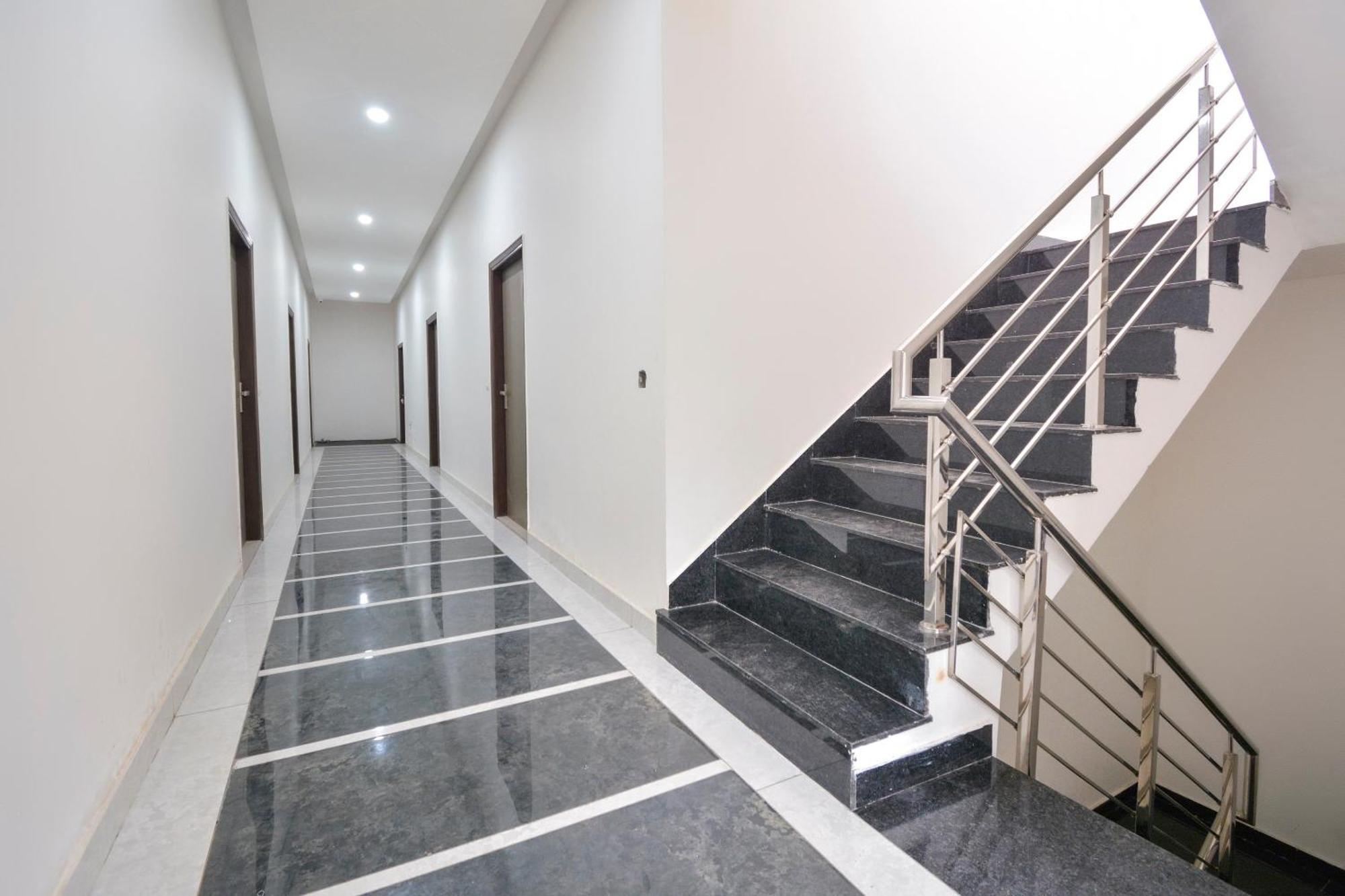Hotel O White Solitaire ルディヤーナー エクステリア 写真